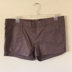 BROWN CUFFED SHORTS